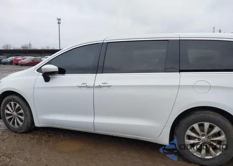 2017 Chrysler Pacifica Touring z USA, uszkodzony, nr VIN 2C4RC1DG4HR723458